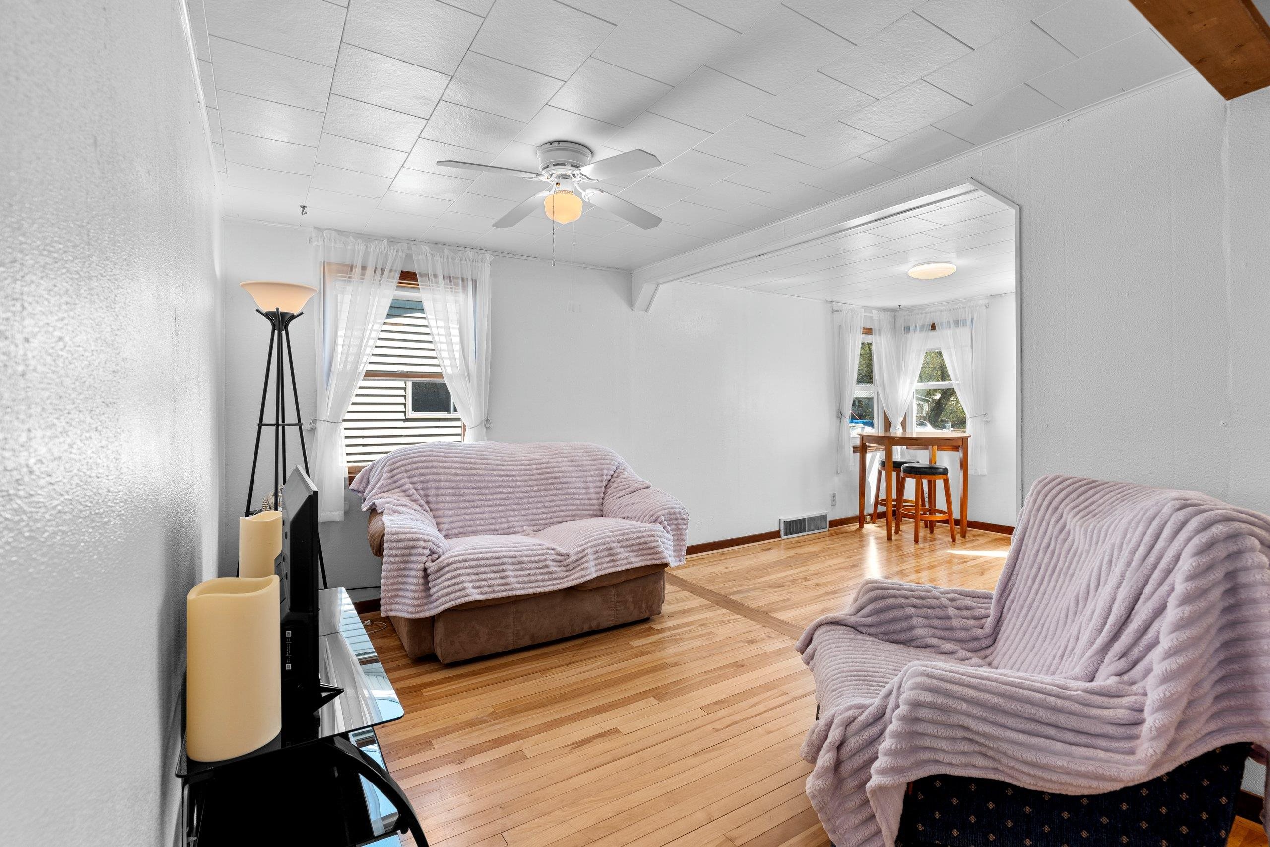 Shawano, Wisconsin 54166, United States, 2 Bedrooms Bedrooms, ,1 BathroomBathrooms,Residential,Active,126729