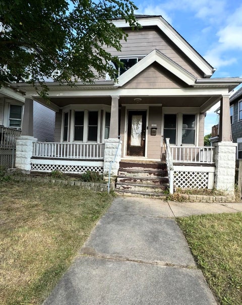 Photo of 1020 S 32ND Street, MILWAUKEE, WI 53215 (MLS # 50332604)