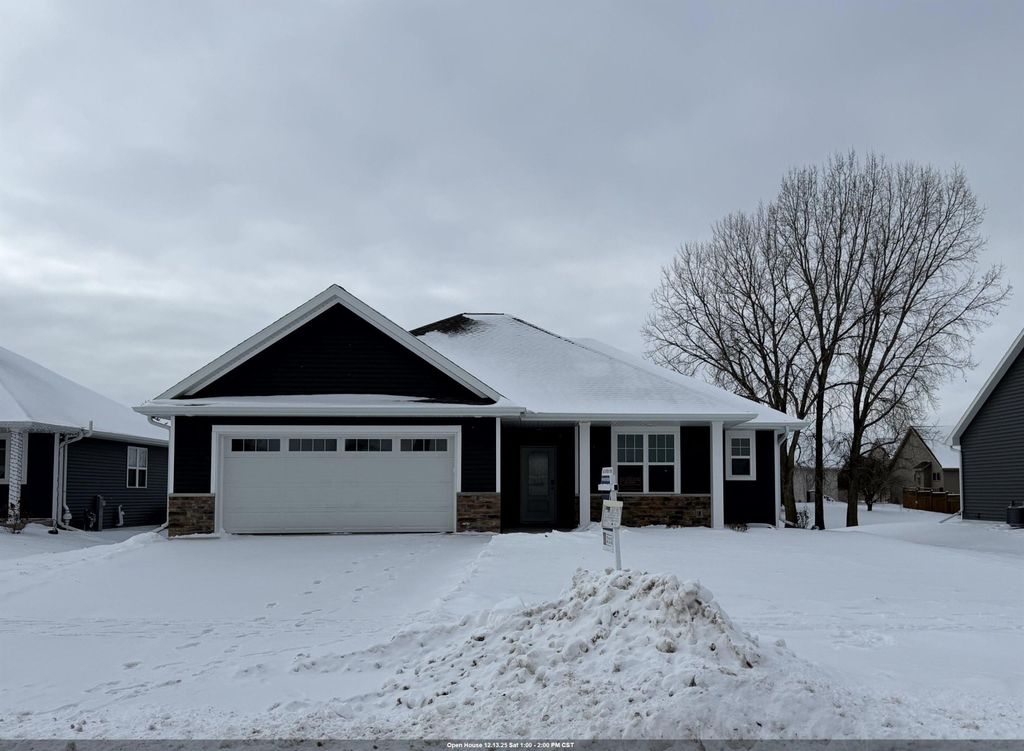 Photo of N9355 GEMSTONE Court, APPLETON, WI 54915 (MLS # 50314829)