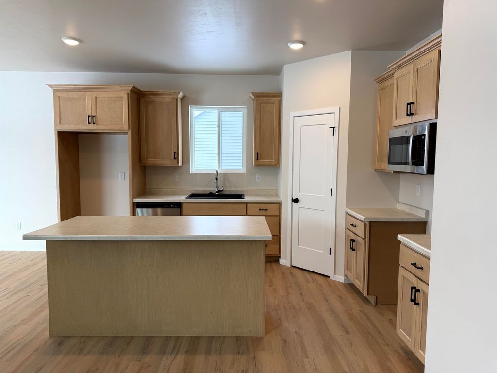 Photo of N9355 GEMSTONE Court, APPLETON, WI 54915 (MLS # 50314829)