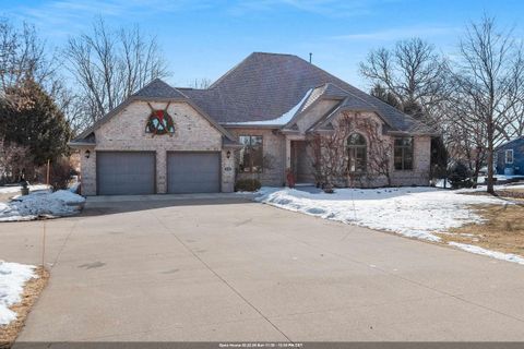 Photo of 119 MAIN Street, WRIGHTSTOWN, WI 54180 (MLS # 50321170)