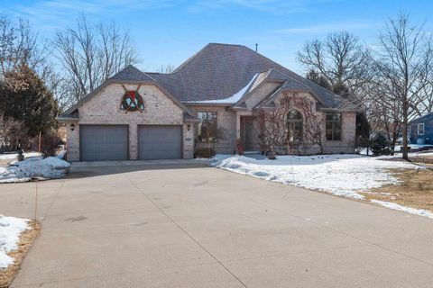 Photo of 119 MAIN Street, WRIGHTSTOWN, WI 54180 (MLS # 50321170)