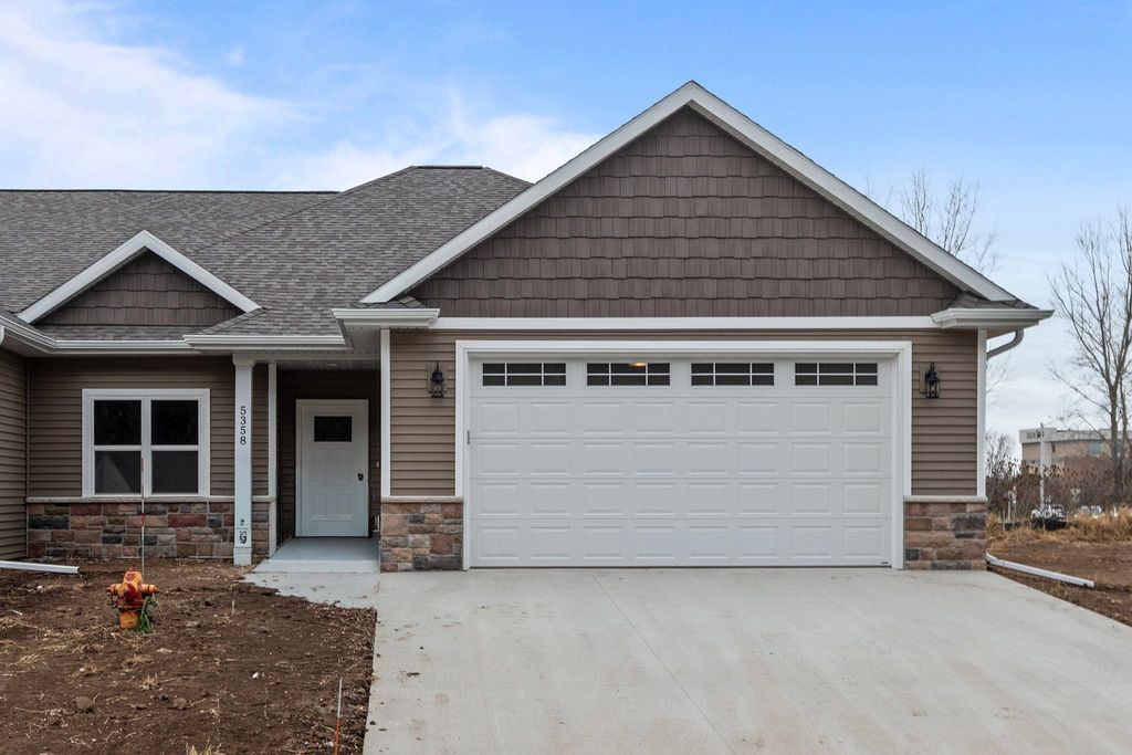 Photo of 5358 PENNSYLVANIA Avenue, APPLETON, WI 54914 (MLS # 50318725)