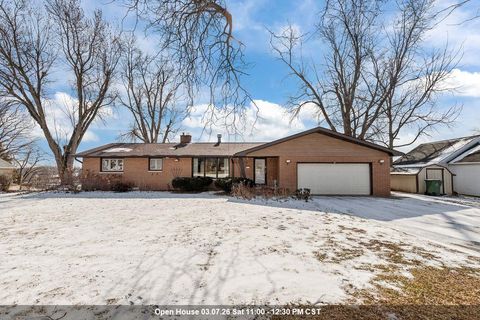 Photo of 735 PARK Street, WRIGHTSTOWN, WI 54180 (MLS # 50321630)