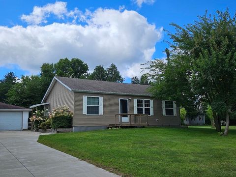 Photo of 145 BLAINE Street, IOLA, WI 54945 (MLS # 50323233)