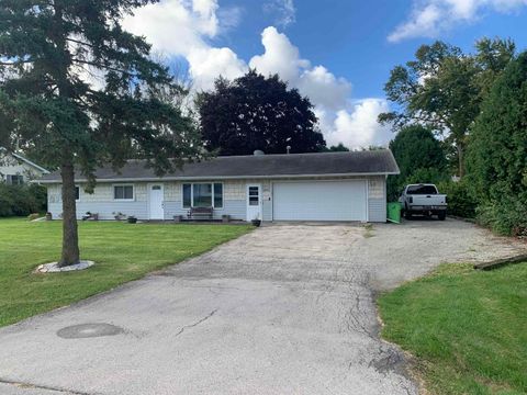 Photo of W405 MARGARET Court, SHERWOOD, WI 54169 (MLS # 50314825)