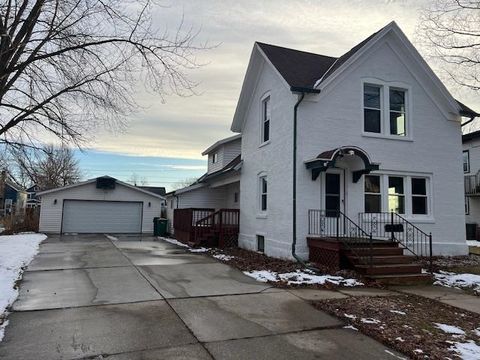Photo of 182 6TH Street, FOND DU LAC, WI 54935 (MLS # 50319820)