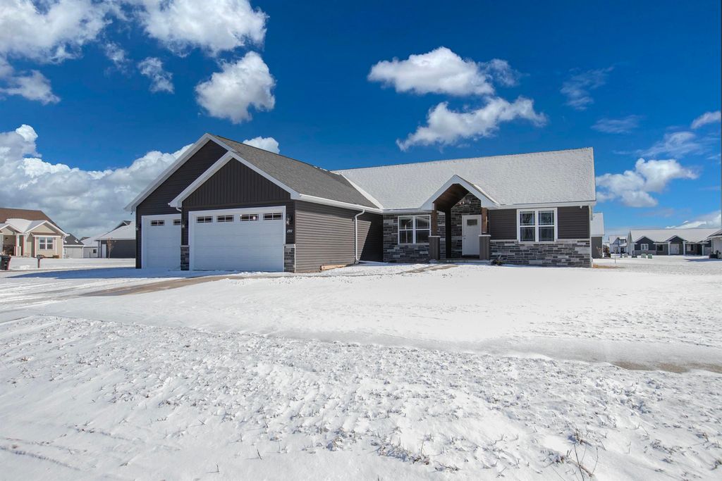 Photo of 2911 E AQUAMARINE Avenue, APPLETON, WI 54913 (MLS # 50319797)