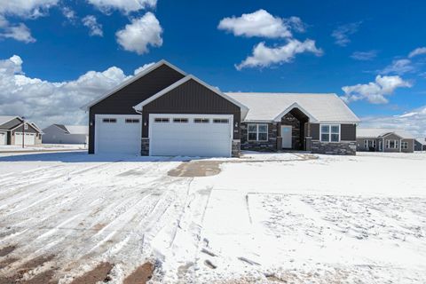 Photo of 2911 E AQUAMARINE Avenue, APPLETON, WI 54913 (MLS # 50319797)