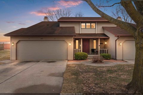 Photo of 2405 CEDAR RIDGE Court, GREEN BAY, WI 54313 (MLS # 50323213)