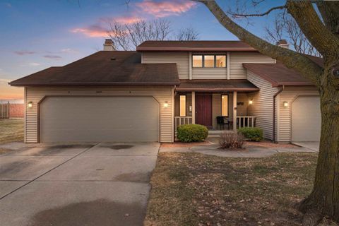 Photo of 2405 CEDAR RIDGE Court, GREEN BAY, WI 54313 (MLS # 50323213)