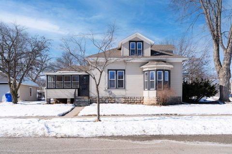 Photo of 1003 W SPENCER Street, APPLETON, WI 54914 (MLS # 50321190)