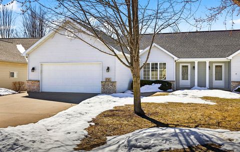 Photo of 4745 WESTBROOK Court, APPLETON, WI 54913 (MLS # 50322703)