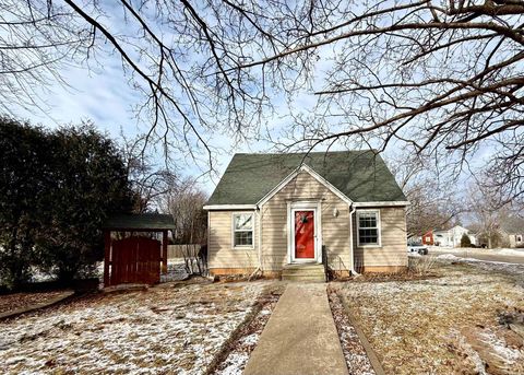 Photo of 702 W 20TH Avenue, OSHKOSH, WI 54902 (MLS # 50320065)