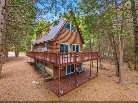 Photo of 7976 W CEDAR Drive, FORESTVILLE, WI 54213 (MLS # 50323574)