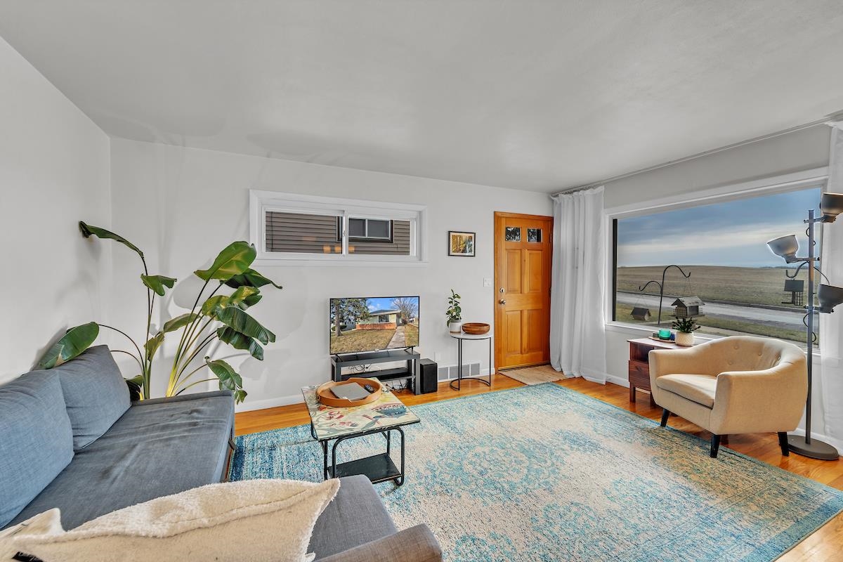 Milwaukee, Wisconsin 53207, United States, 3 Bedrooms Bedrooms, ,2 BathroomsBathrooms,Residential,Active,94868