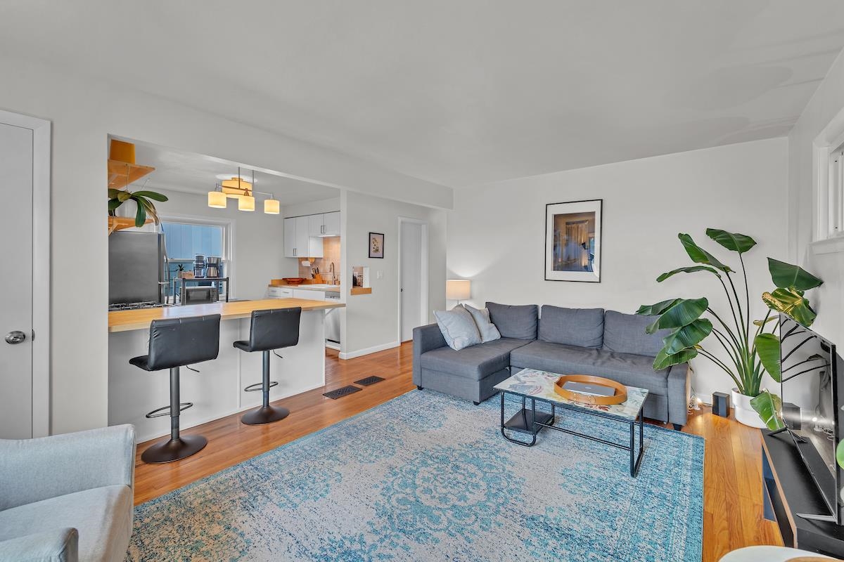 Milwaukee, Wisconsin 53207, United States, 3 Bedrooms Bedrooms, ,2 BathroomsBathrooms,Residential,Active,94868