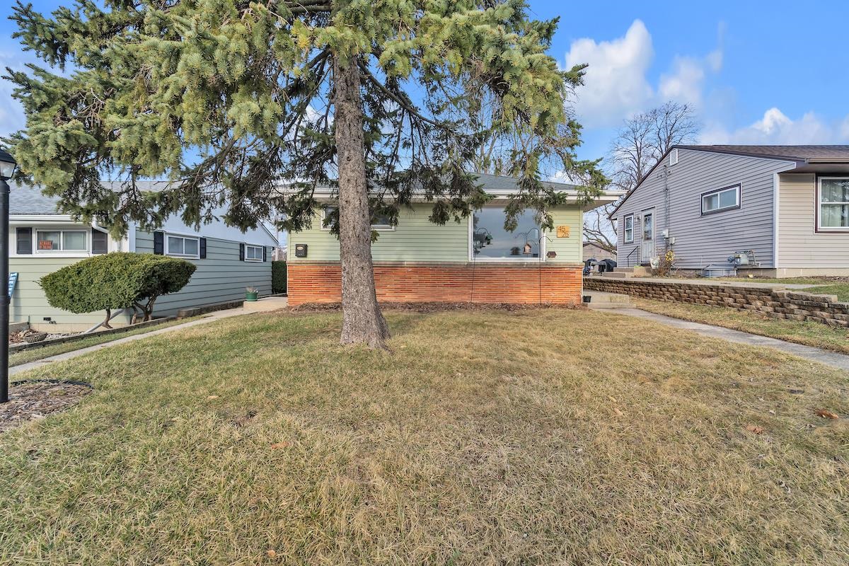 Milwaukee, Wisconsin 53207, United States, 3 Bedrooms Bedrooms, ,2 BathroomsBathrooms,Residential,Active,94868