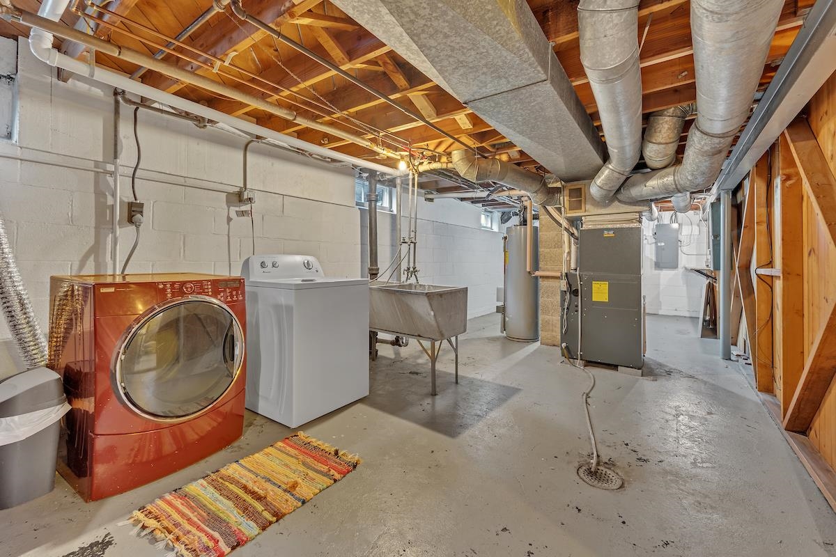 Milwaukee, Wisconsin 53207, United States, 3 Bedrooms Bedrooms, ,2 BathroomsBathrooms,Residential,Active,94868