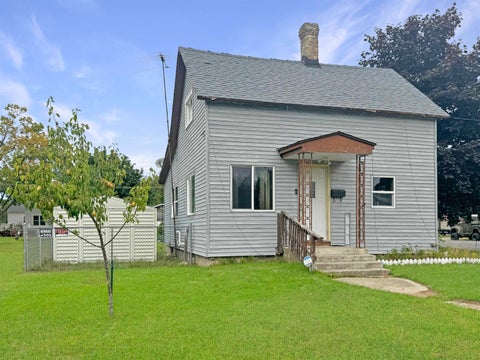 Photo of 2100 14TH Avenue, MENOMINEE, MI 49858 (MLS # 50333008)