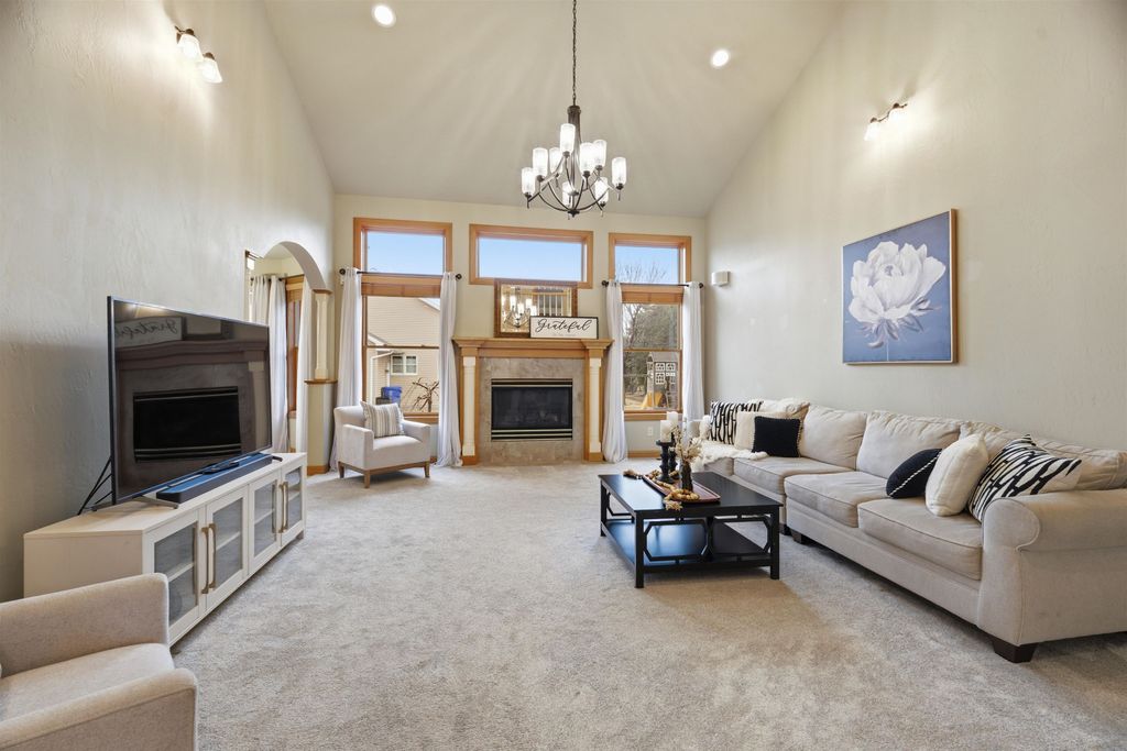 Photo of 3020 E FALLCREEK Lane, APPLETON, WI 54913 (MLS # 50322002)