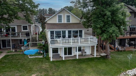 Photo of E1396 GRANDVIEW Road, WAUPACA, WI 54981 (MLS # 50310448)