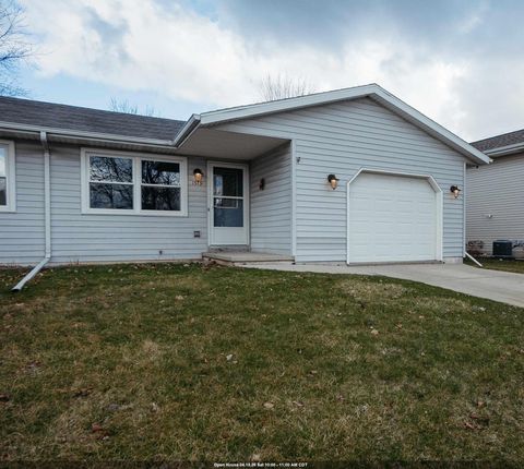 Photo of 1519 FAIRLAWN Avenue, NORTH FOND DU LAC, WI 54937 (MLS # 50323280)