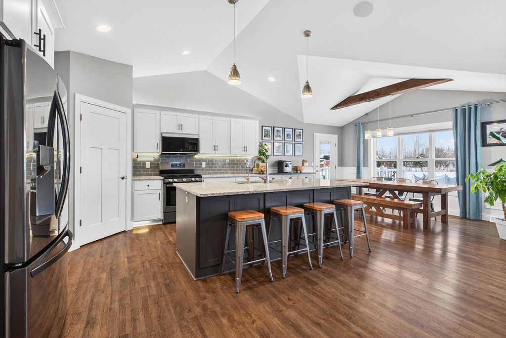 Photo of 2226 LADDIE Trail, DE PERE, WI 54115 (MLS # 50319151)