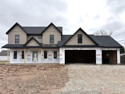 Photo of 409 JERELYN Court, COMBINED LOCKS, WI 54113 (MLS # 50319439)