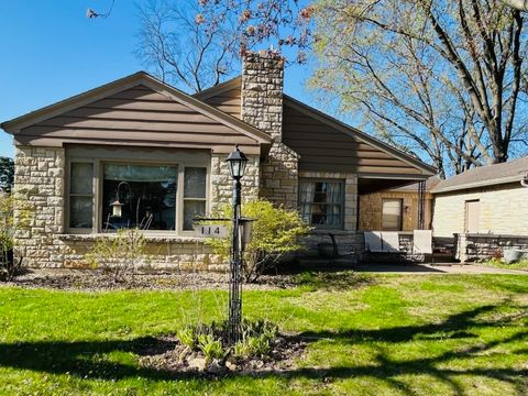 Photo of 114 CIRCLE Drive, SHAWANO, WI 54166 (MLS # 50307964)