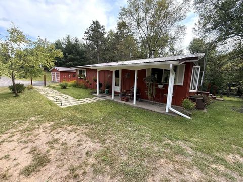 Photo of N4615 COUNTY RD D, MARION, WI 54950 (MLS # 50315144)