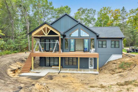 Photo of N1220 OTTER PONDS Lane, KESHENA, WI 54135 (MLS # 50315922)