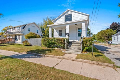 Photo of 817 N IRWIN Avenue, GREEN BAY, WI 54302 (MLS # 50316021)