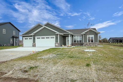 Photo of N8034 OAKWOOD Drive, SHERWOOD, WI 54169 (MLS # 50317161)