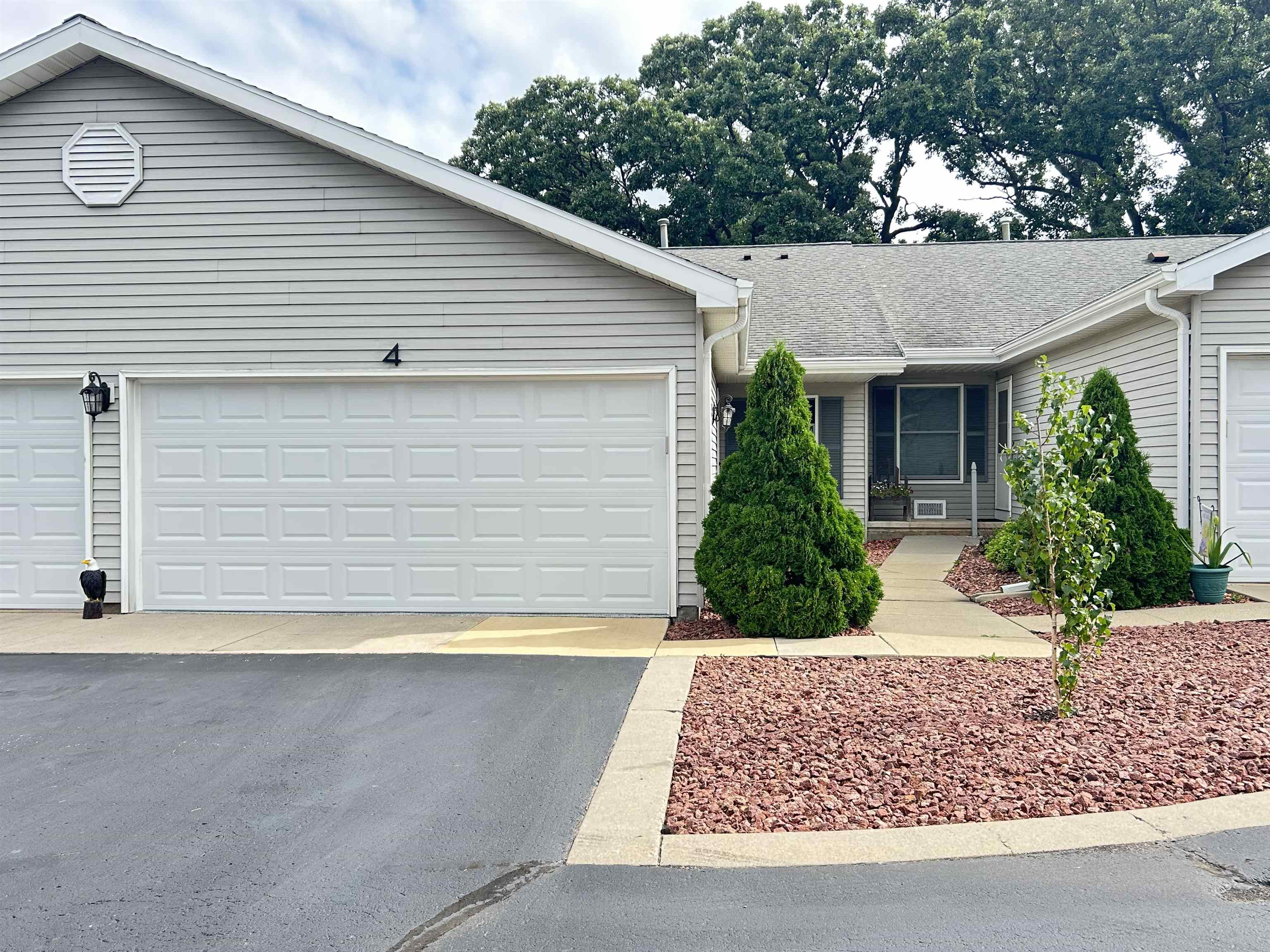 Ripon, Wisconsin 54971, United States, 2 Bedrooms Bedrooms, ,2 BathroomsBathrooms,Residential,Active,197061