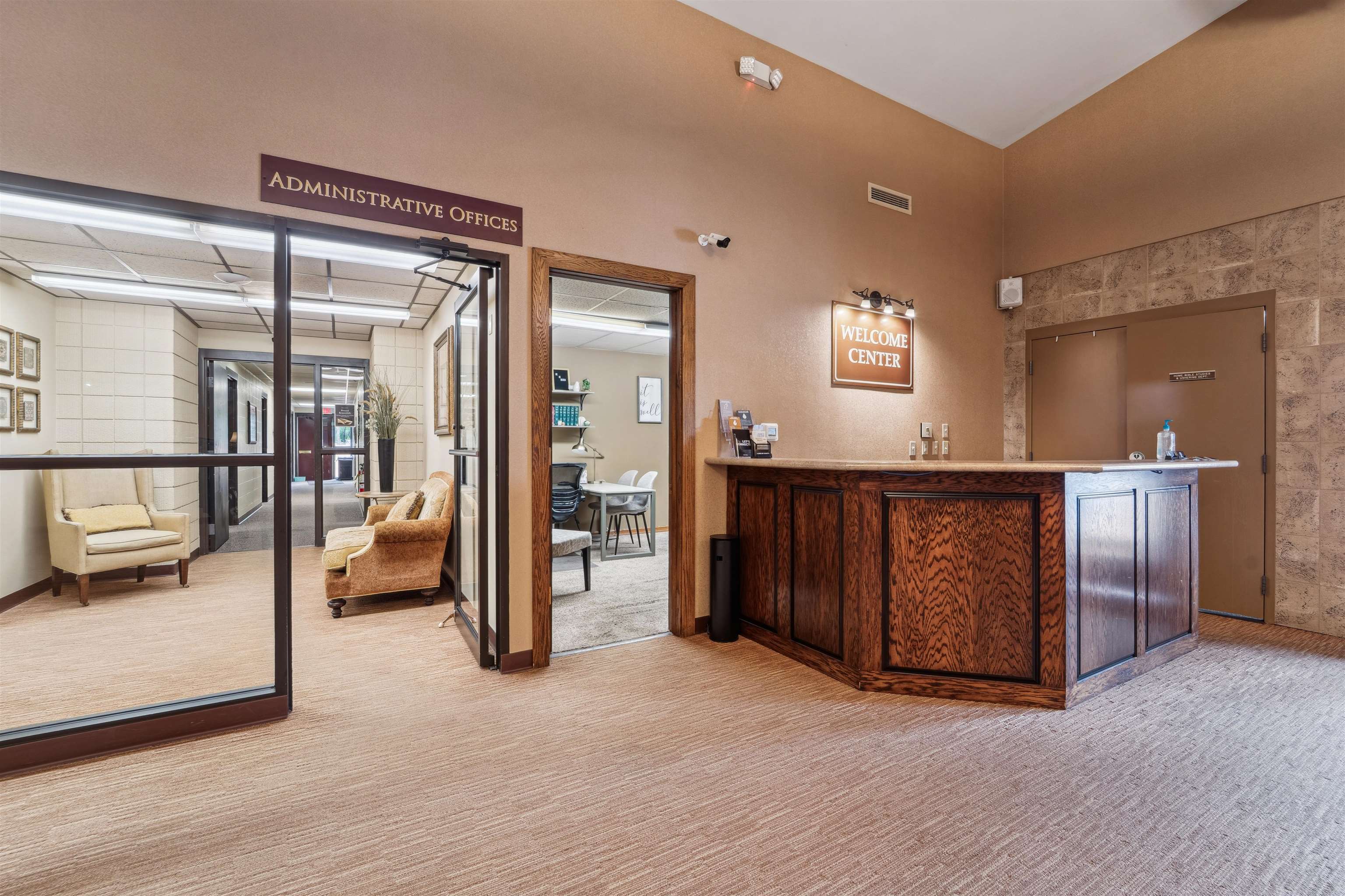 2720 N KESTING Court