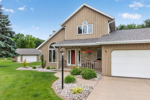 Photo of N2935 VALLEY VIEW Drive, HORTONVILLE, WI 54944 (MLS # 50327325)