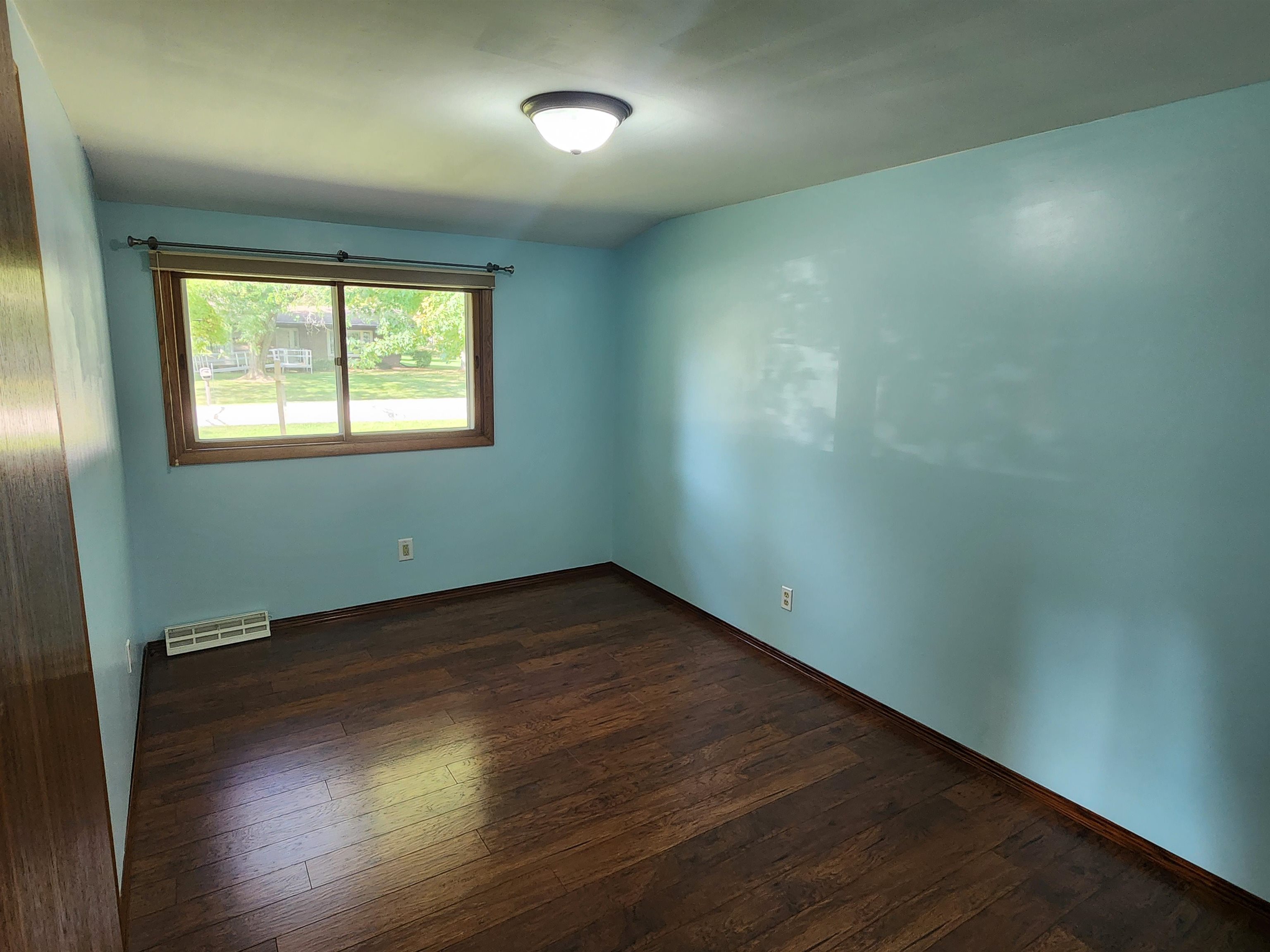 Appleton, Wisconsin 54914, United States, 3 Bedrooms Bedrooms, ,2 BathroomsBathrooms,Residential,Active,203658