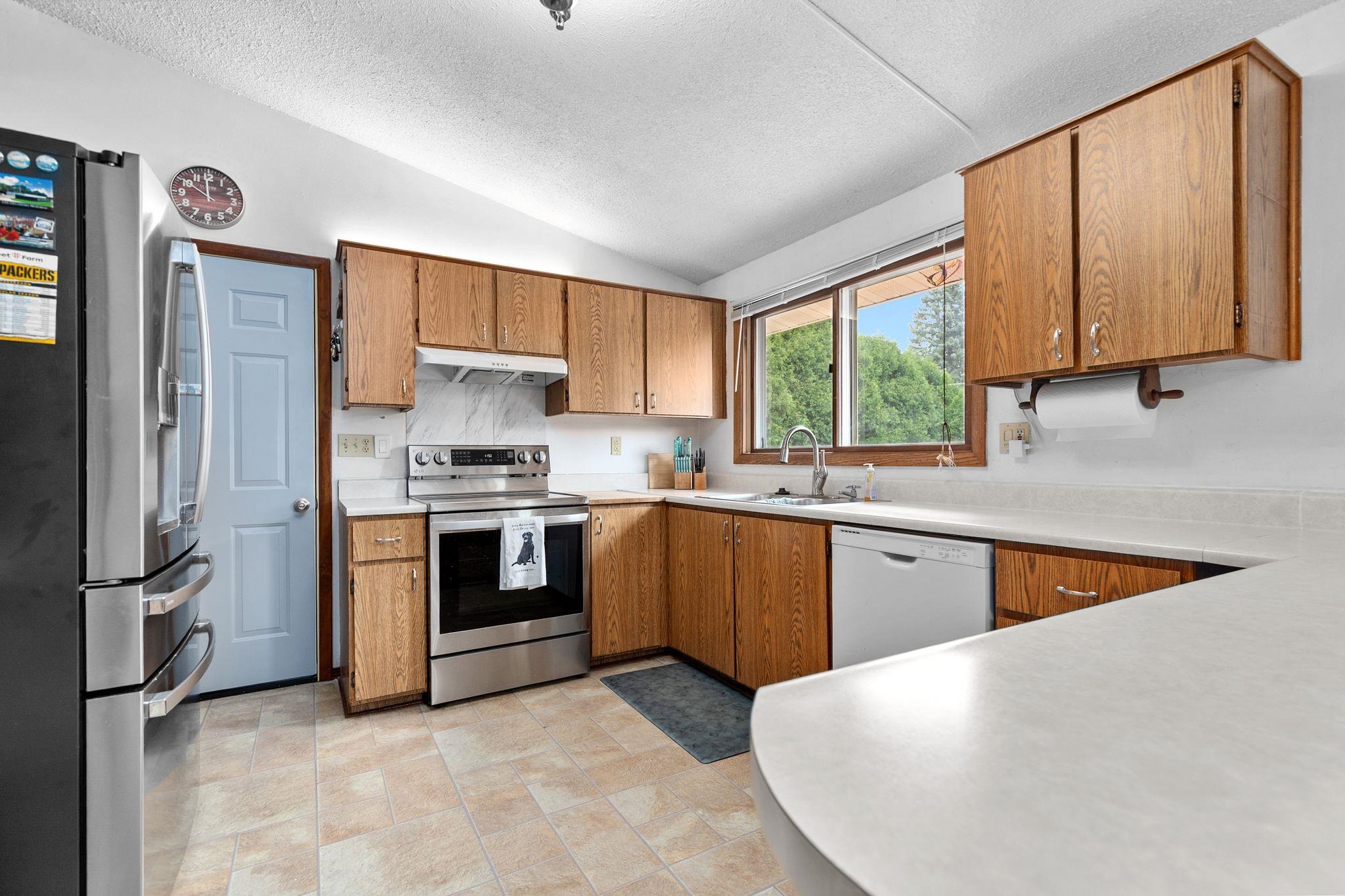 Appleton, Wisconsin 54914, United States, 3 Bedrooms Bedrooms, ,2 BathroomsBathrooms,Residential,Active,203658