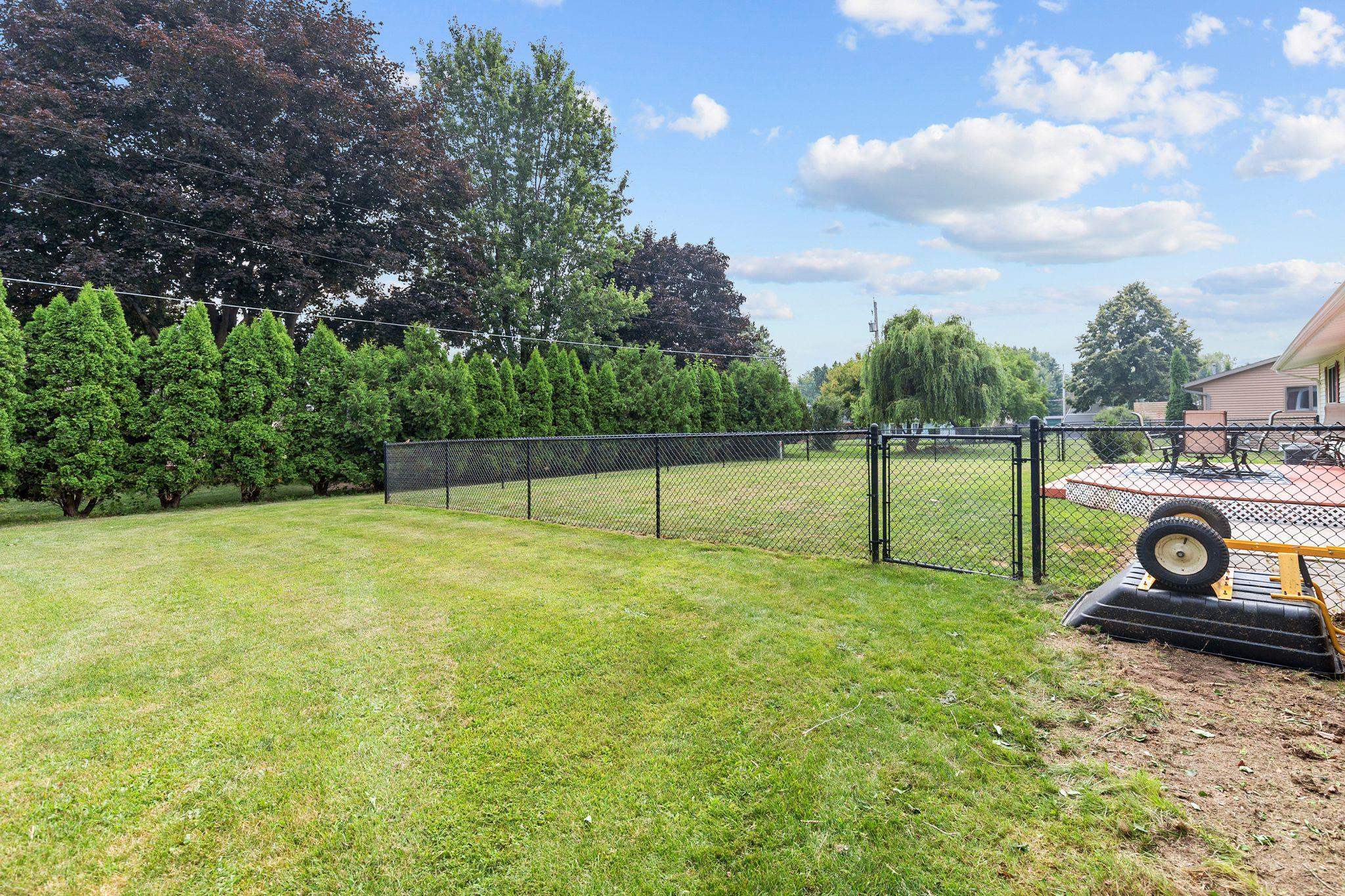 Appleton, Wisconsin 54914, United States, 3 Bedrooms Bedrooms, ,2 BathroomsBathrooms,Residential,Active,203658