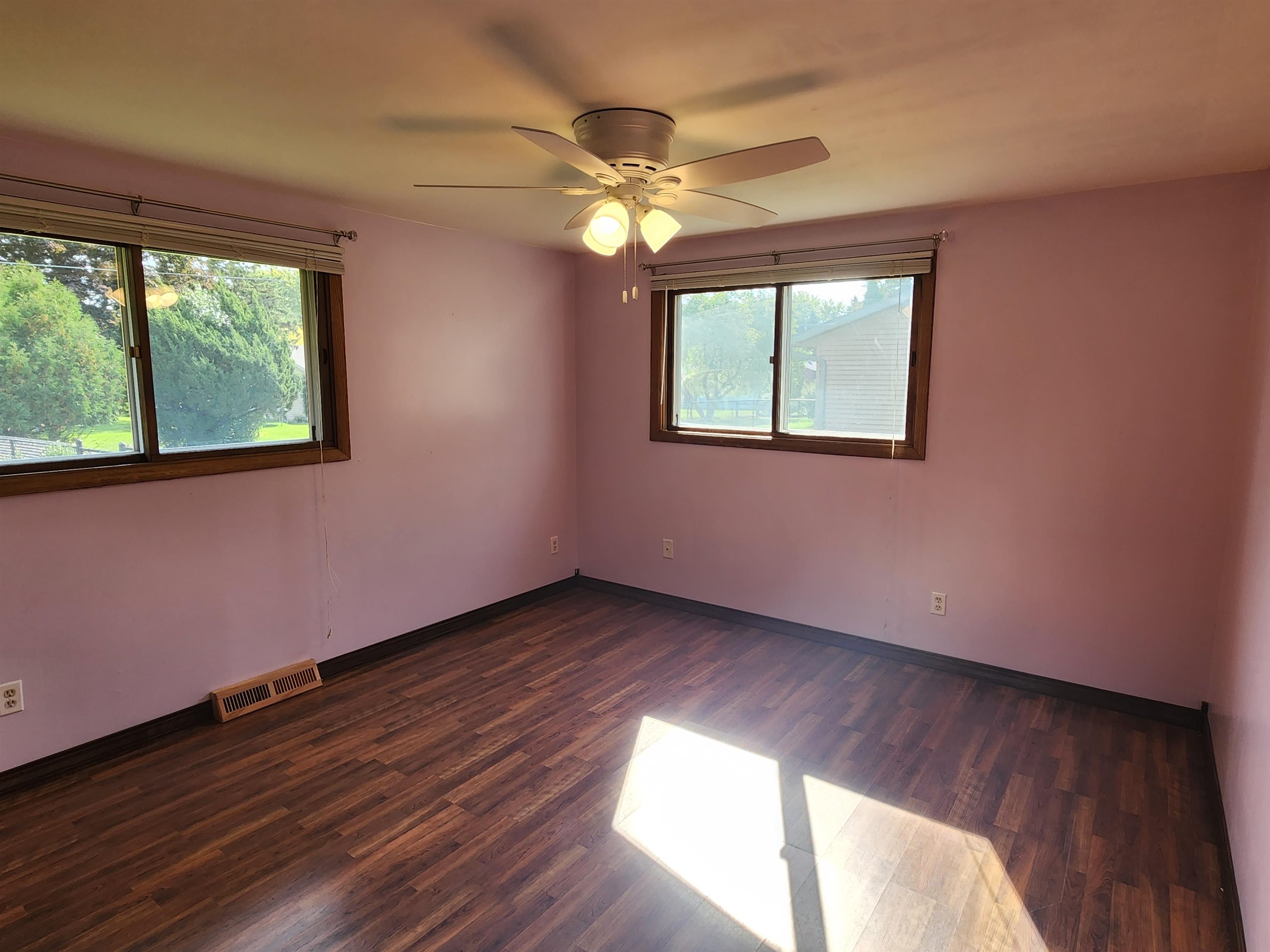 Appleton, Wisconsin 54914, United States, 3 Bedrooms Bedrooms, ,2 BathroomsBathrooms,Residential,Active,203658