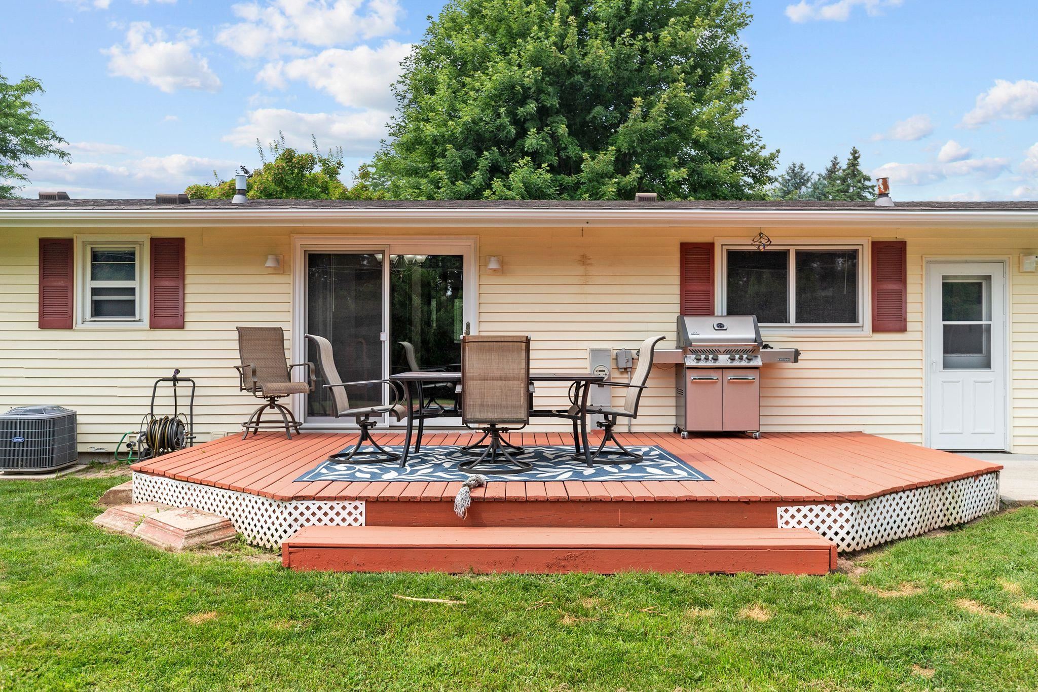 Appleton, Wisconsin 54914, United States, 3 Bedrooms Bedrooms, ,2 BathroomsBathrooms,Residential,Active,203658