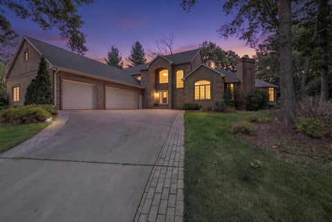 Photo of 1935 E TELEMARK Circle, GREEN BAY, WI 54313 (MLS # 50333021)