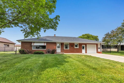 Photo of 1107 MAIN Street, LUXEMBURG, WI 54217 (MLS # 50327345)