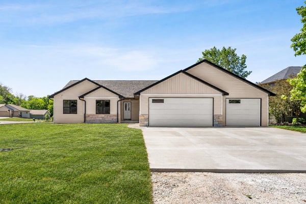 W5168 NATURES WAY DR, SHERWOOD, WI 54169 - Image ee8c512fb567c2c44fcb19e4eea0ddf1/1310595836