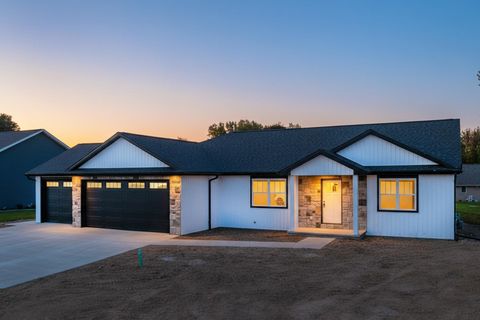 Photo of N3616 GAVIN Drive, FREEDOM, WI 54913 (MLS # 50316215)