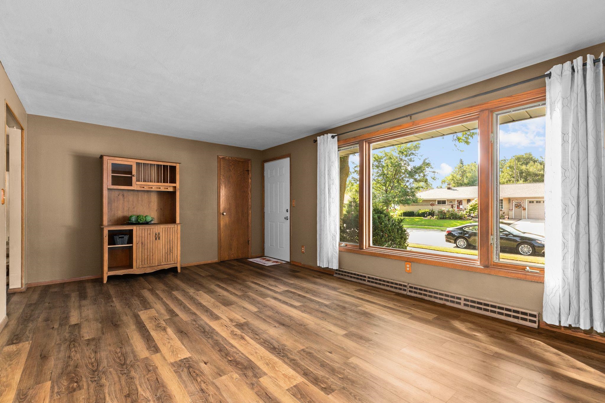 Brillion, Wisconsin 54110, United States, 3 Bedrooms Bedrooms, ,2 BathroomsBathrooms,Residential,Active,206719