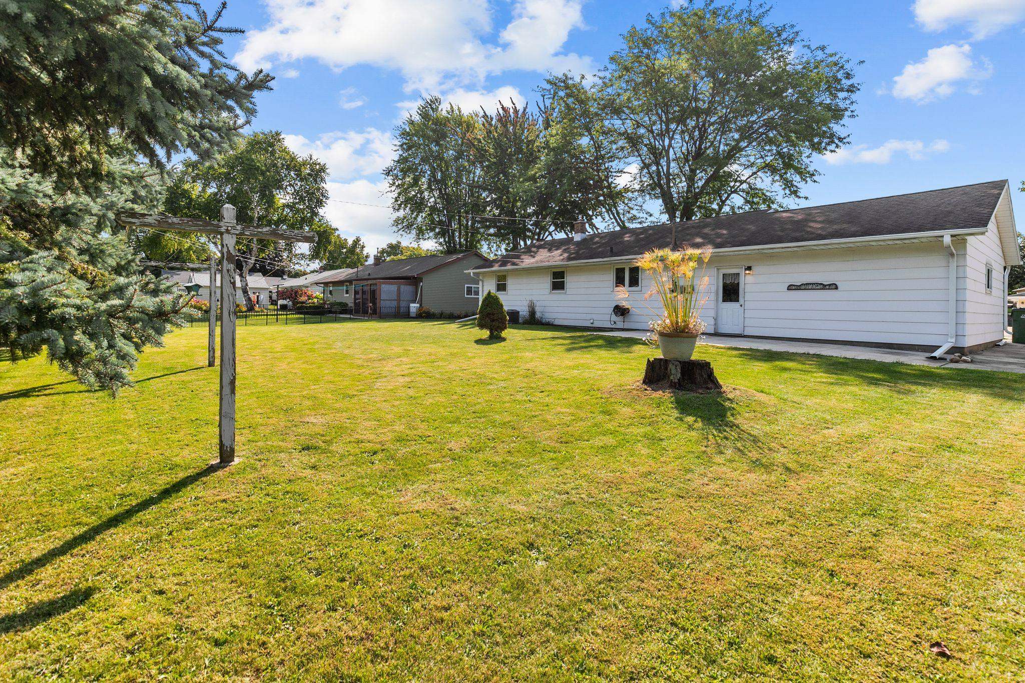 Brillion, Wisconsin 54110, United States, 3 Bedrooms Bedrooms, ,2 BathroomsBathrooms,Residential,Active,206719