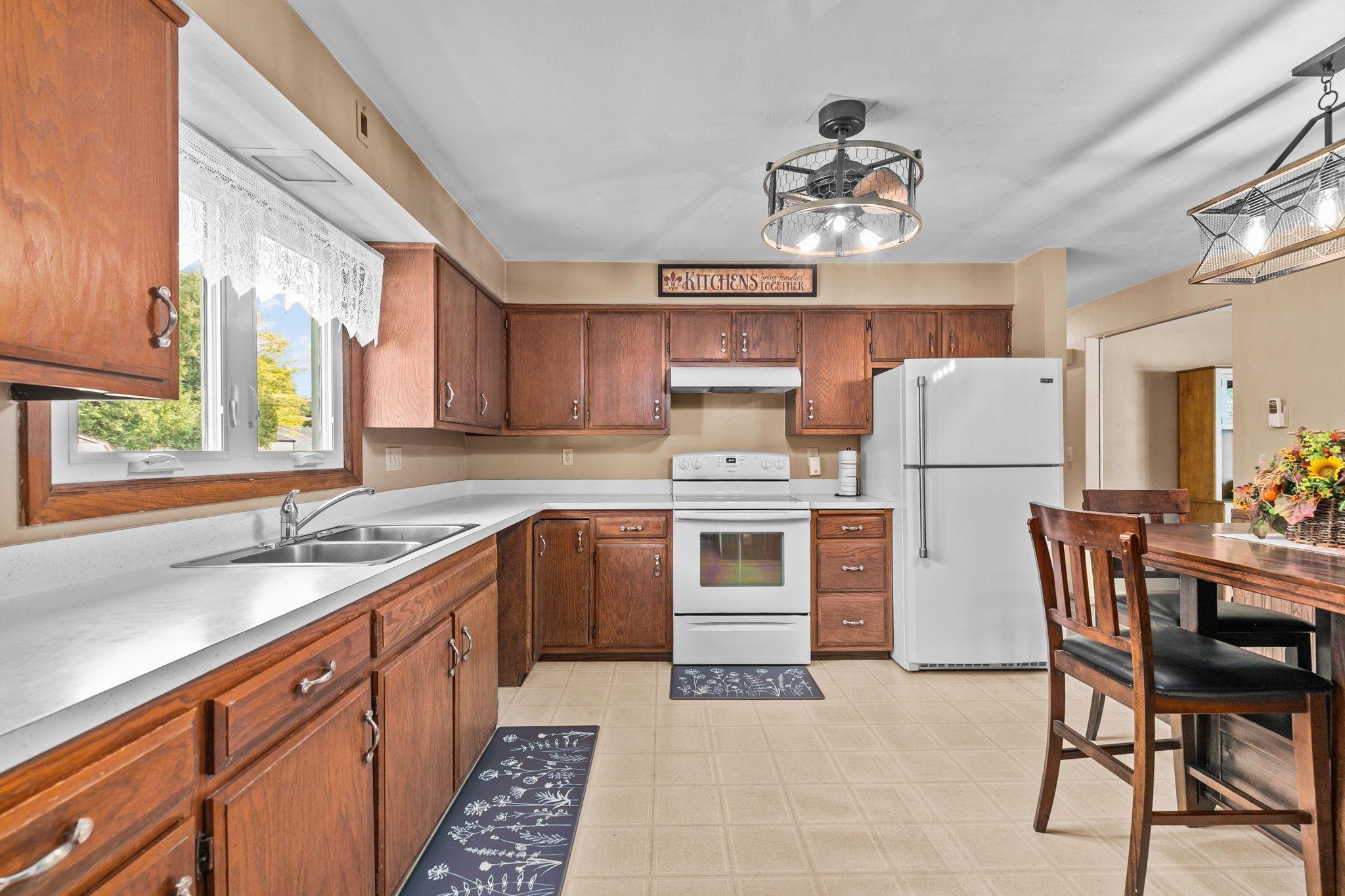 Brillion, Wisconsin 54110, United States, 3 Bedrooms Bedrooms, ,2 BathroomsBathrooms,Residential,Active,206719