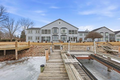 Photo of 195 CAPTAINS Court, WINNECONNE, WI 54986 (MLS # 50321899)